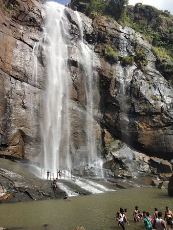Agaya Gangai Waterfall