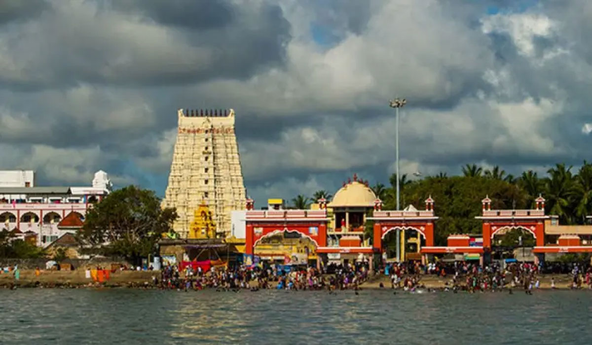 Ramanathaswamy Temple gopuram and long corridors in Rameswaram